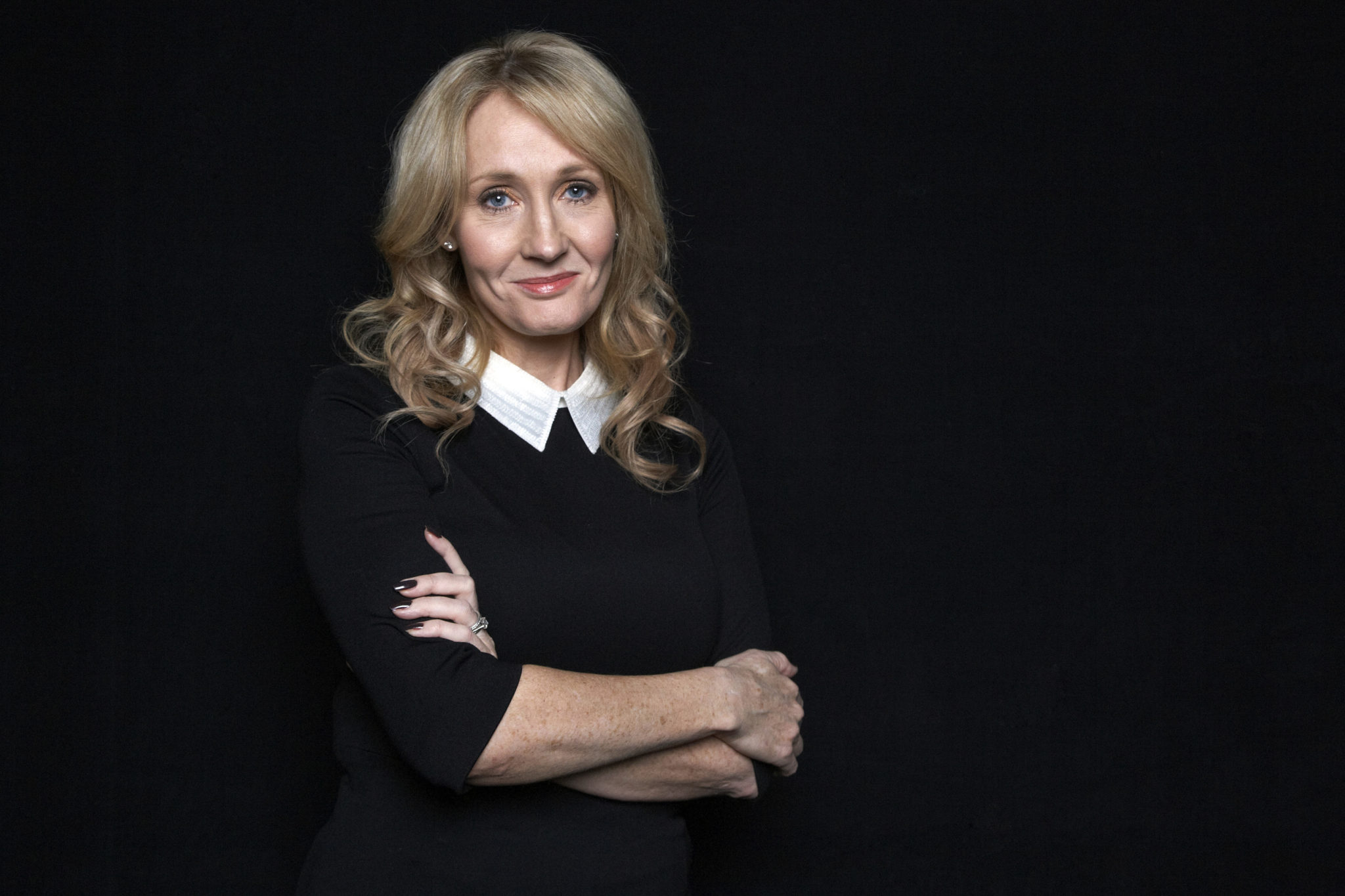 Why Do People Trust J.K. Rowling More Than Queen Elizabeth? The Power of Social Storytelling